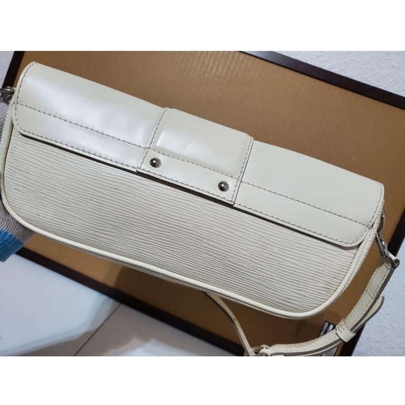LOUIS VUITTON Epi Ivory White Montaigne Clutch/Sho - Picture 6 of 12